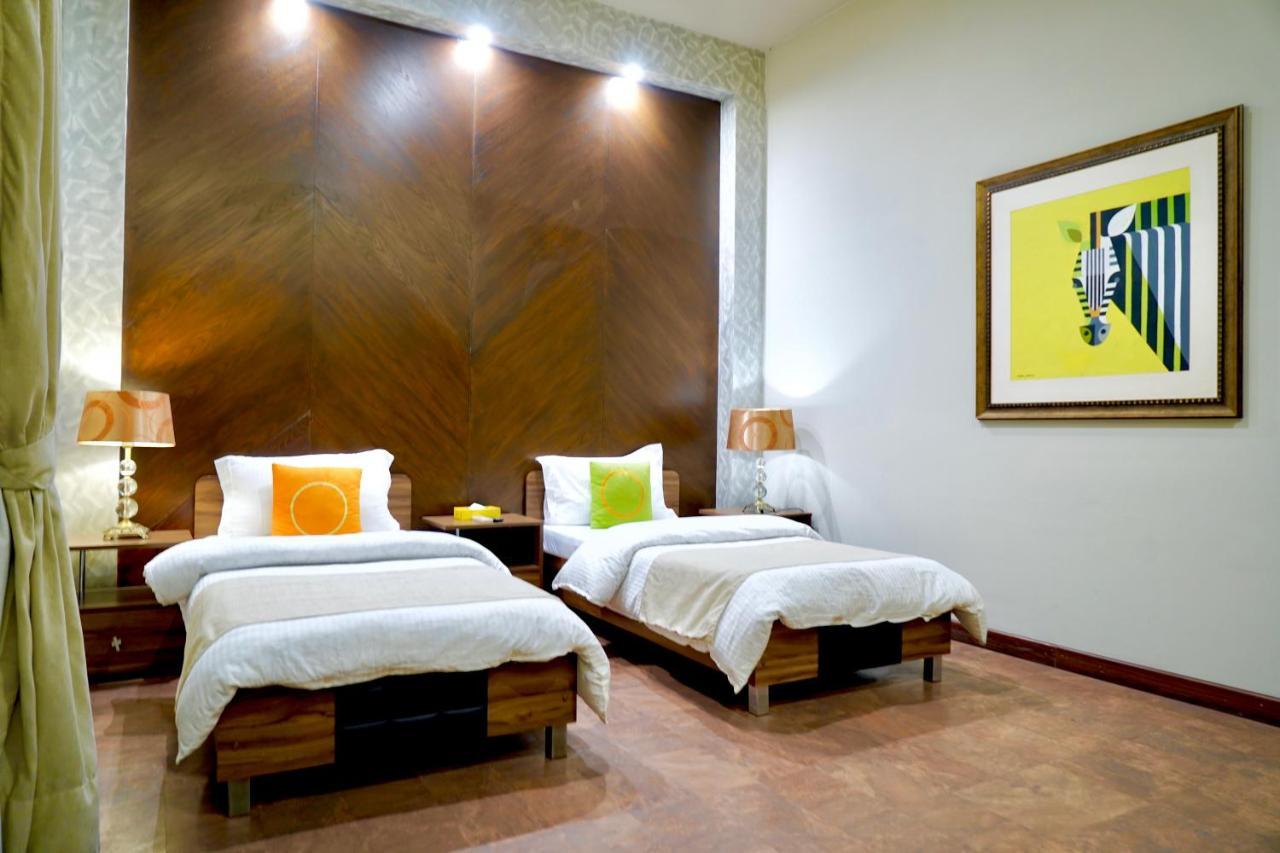 Circle Club Faisalabad Hotel Exterior photo