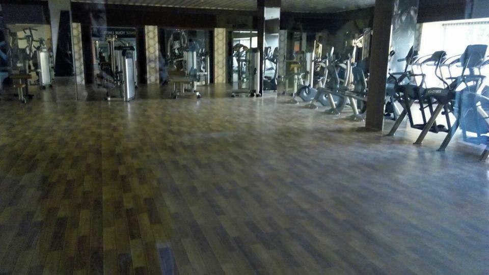 Circle Club Faisalabad Hotel Exterior photo
