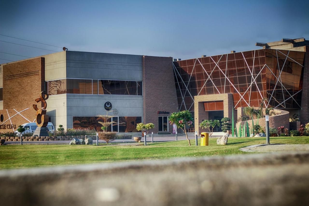 Circle Club Faisalabad Hotel Exterior photo